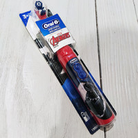 Детская электрическая зубная щетка Oral-B Pro-Health Stages Marvel Avengers Battery Toothbrush (Бэтмен)