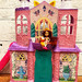 б/у Игровой набор Enchantimals Royal Castle Ball - Королевский замок для балов (66 см) с куклой Лисичкой Фелисити, Белая Сова Одель и Скунсик Сэйдж Скунс (15 см)